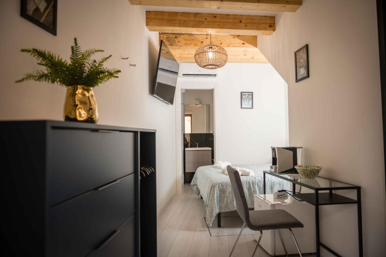 The Wine Room Castelbuono  Exterior foto